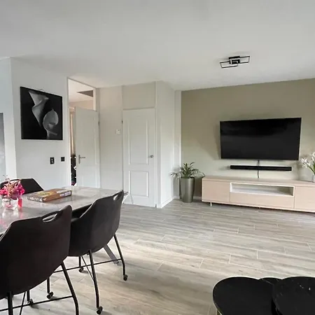 A Whole Family Expat House With Ac, Garden, Close To Efteling